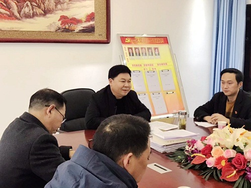 喻楠局长讲党课.jpg