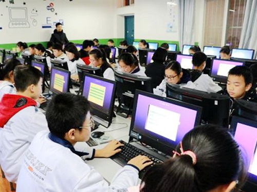 西校区举办学生信息技术技能竞赛活动.jpg