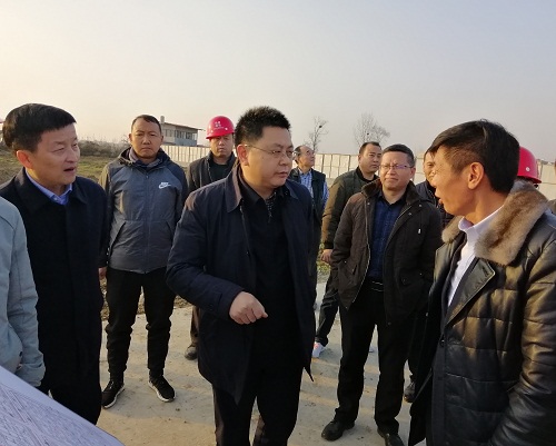 范传斌在西北服装产业城项目调研.jpg
