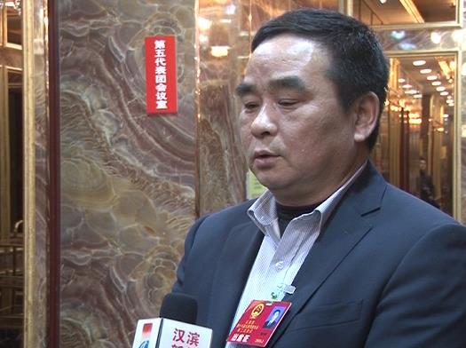 杨斌.jpg