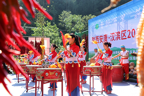 锣鼓《庆丰收》_副本.jpg