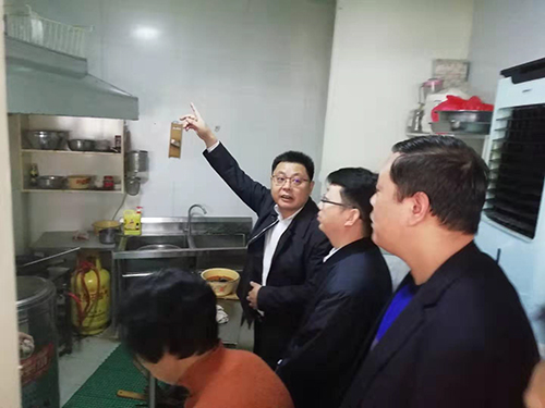 区长范传斌现场检查指导.jpg